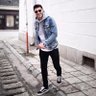 Adam profil fotoğrafı