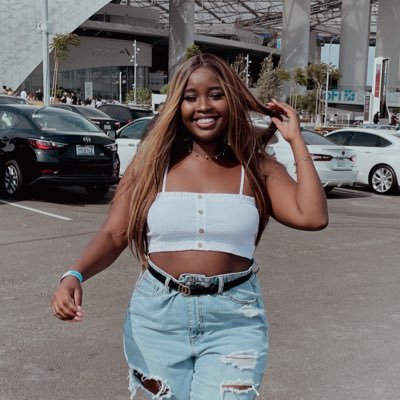 gati ⍟'s profile picture