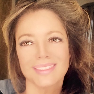PetronellaWyatt's profile picture
