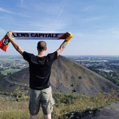 B2's profile picture