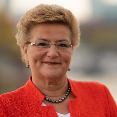 SylviaPantel's profile picture