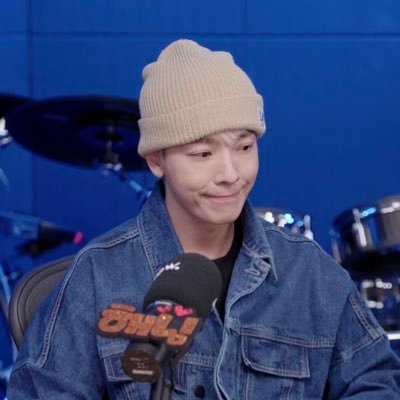 jo ☀️🌙🌟's profile picture