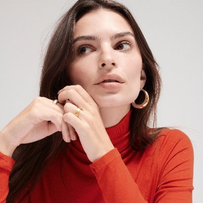 Emily Ratajkowski 's profile picture
