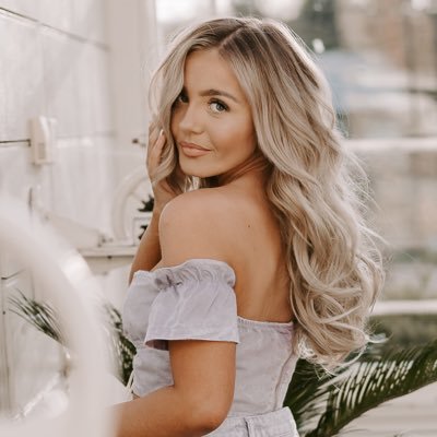 Samantha Harvey's profile picture