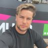 Chris Hughes 的头像