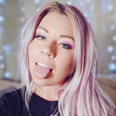 Bonni Good 🌸 Open for Customs!'s profile picture
