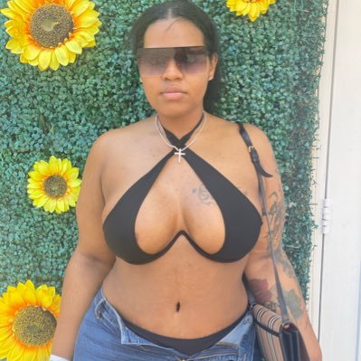 RandomChick221's profile picture