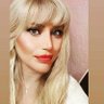 †'s profile picture