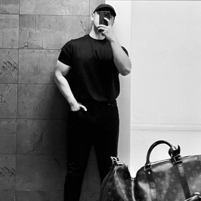 zach4real999's profile picture