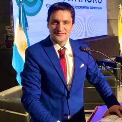 César Tapia's profile picture
