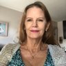 Profilbild von Yvonne Joy Burns