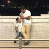 بچه پشت برج profil fotoğrafı