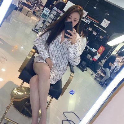 suren100100's profile picture