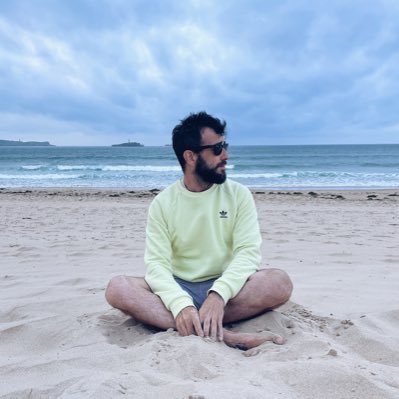 J E's profile picture