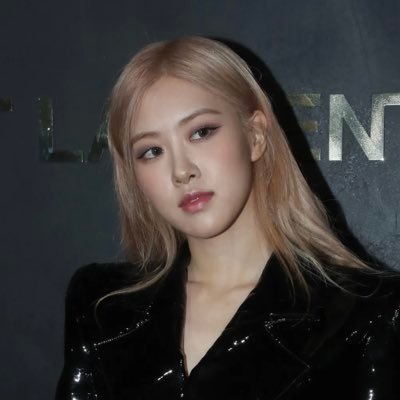 lesbiyun's profile picture