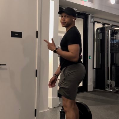 TheGoldenAdonis's profile picture