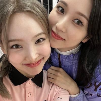 hourlyminayeon's profile picture
