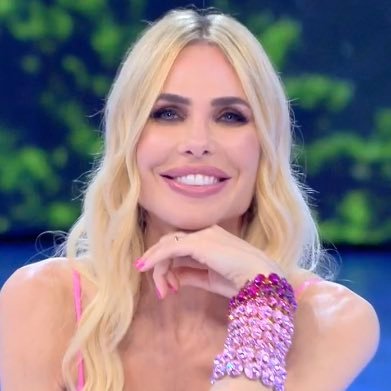 Ilary Blasi out of context's profile picture