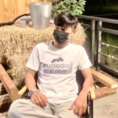 bjIHgL4E9xw103P's profile picture