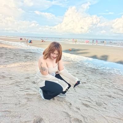 สาวสุรินทร์ เข้ามาเล่นเพื่อความสนุกไม่รับงานคั's profile picture