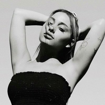 ariana folder's profile picture