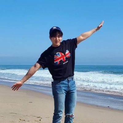 KpopLovesL's profile picture