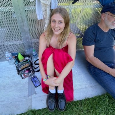 laura's profile picture