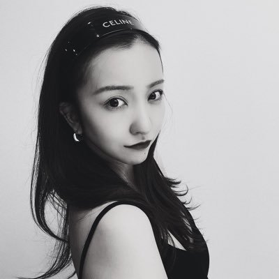 板野友美's profile picture