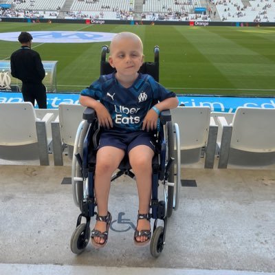 le combat de kenzo 💙🤍's profile picture