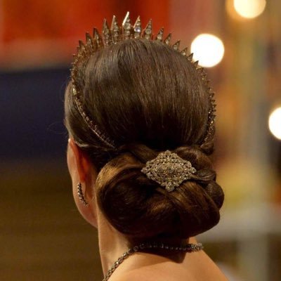 CoutureAndRoyals's profile picture