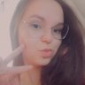 clélia trabalhando em algo 👀's profile picture