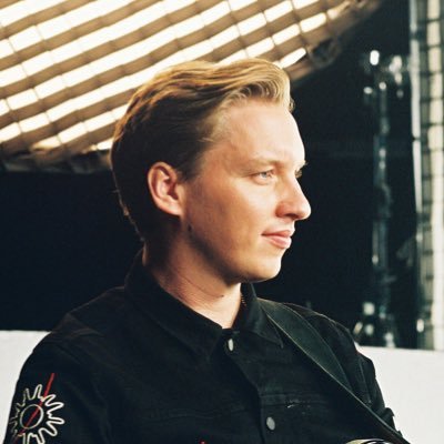 george E Z R A's profile picture