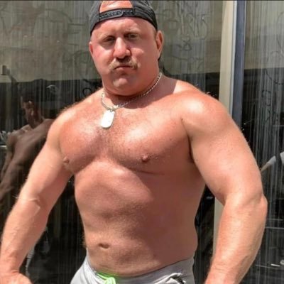 musclebeargold's profile picture