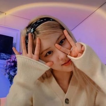 Rosaenee_Park's profile picture
