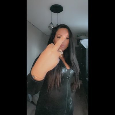 Queen Zoë 👑's profile picture