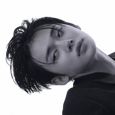 j ⊹˙⛤'s profile picture
