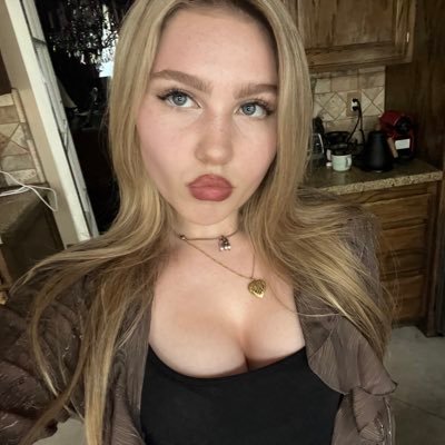 @ellaanderson Ella Anderson Channel | 24vids