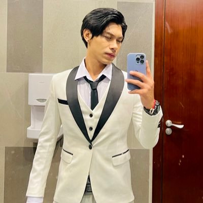 LuMor_Aung's profile picture