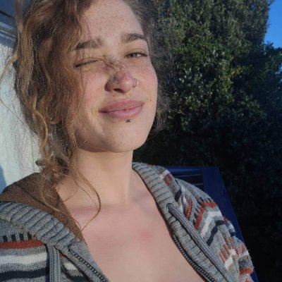 Nova Onasi 🌱's profile picture