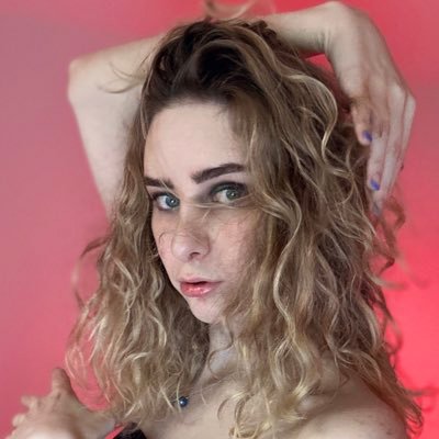 Aoife 🐝 (Alt)'s profile picture