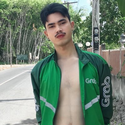 Second ✌🏻's profile picture
