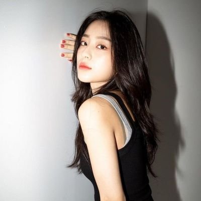 r.'s profile picture