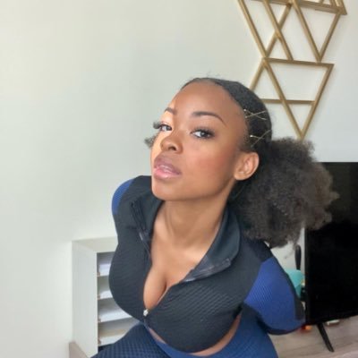 Zuri Bella Rose's profile picture