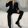 Love西装's profile picture