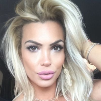 Julie Berdu Pornostar 🇮🇹🇧🇷🇫🇷🇷🇸🇦🇱's profile picture