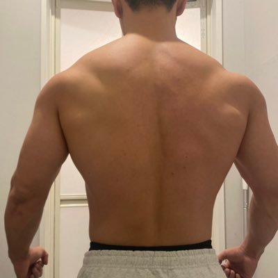テック's profile picture