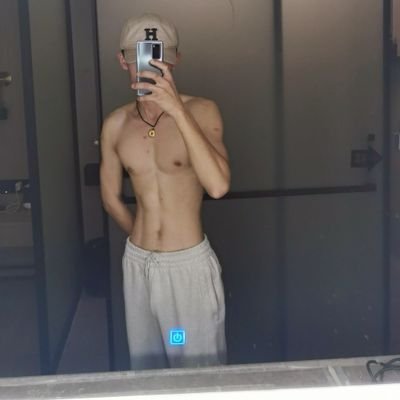 huang1672's profile picture