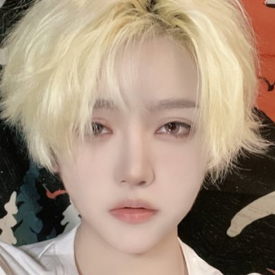 Axi_🍨's profile picture