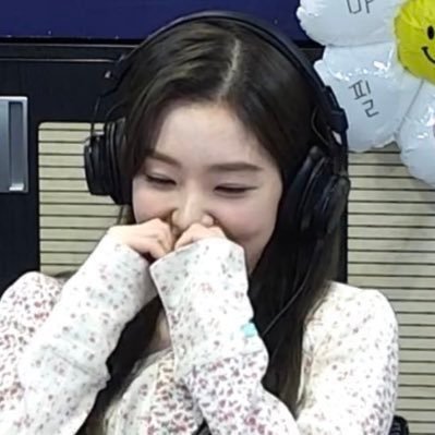 cosmicbearies's profile picture