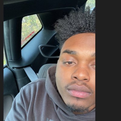 H U N C H O 7/ F R E E B A N D Z🦅's profile picture
